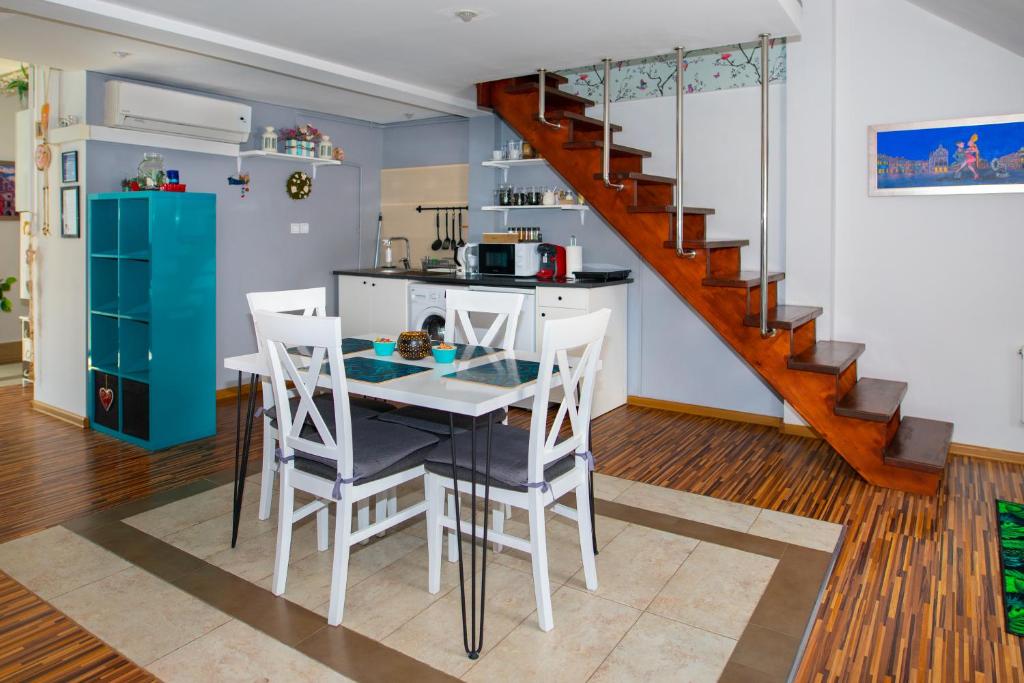 Trend Apartments Old Market Rynek Rzeszów 84m2!, жильё рядом с вокзалом Жешув Главный