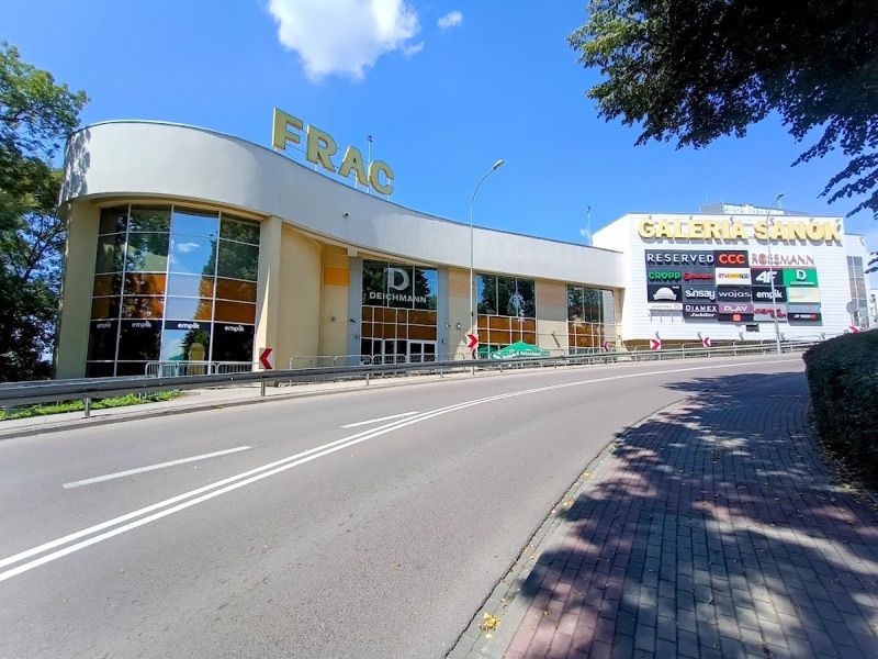 Galeria Sanok, торговый центр рядом с вокзалом Санок