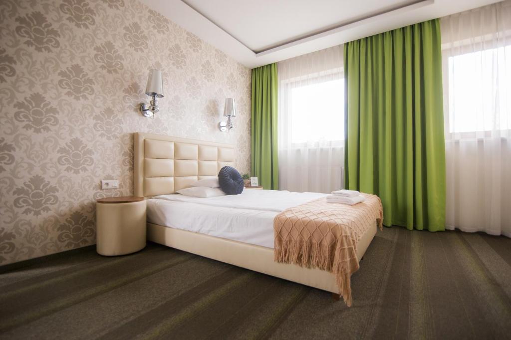 Hotel Wróblewscy, жильё рядом с вокзалом Серадз