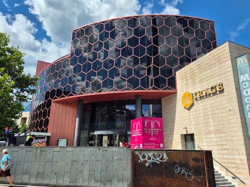 Mirage Shopping Center, торговый центр рядом с вокзалом Žilina Train Station
