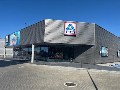 ALDI, магазин рядом с вокзалом Skarżysko-Kamienna