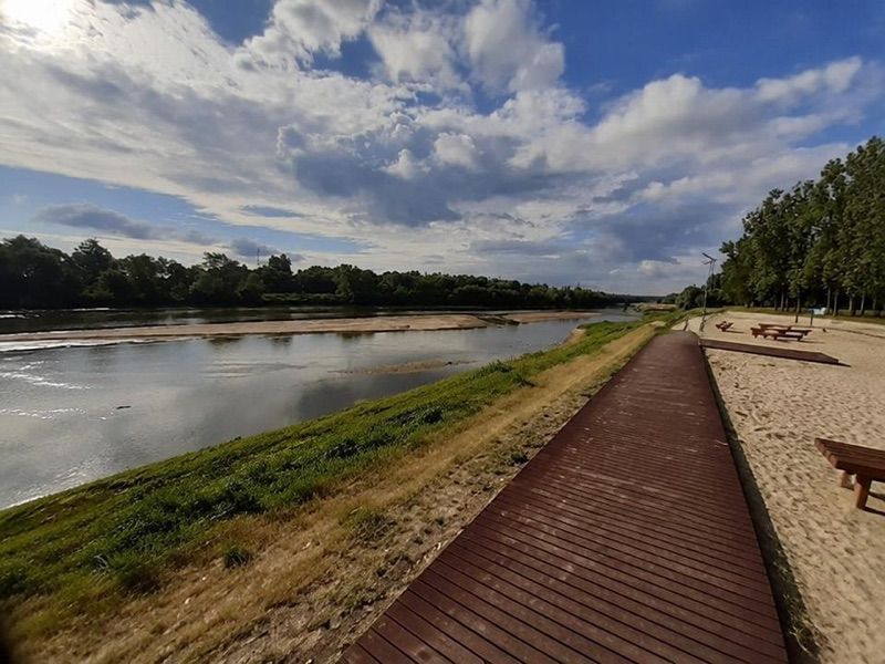 Błonia Nadsańskie - zielone ogrody miasta Stalowa Wola, atrakcja w pobliżu dworca Stalowa Wola Centrum