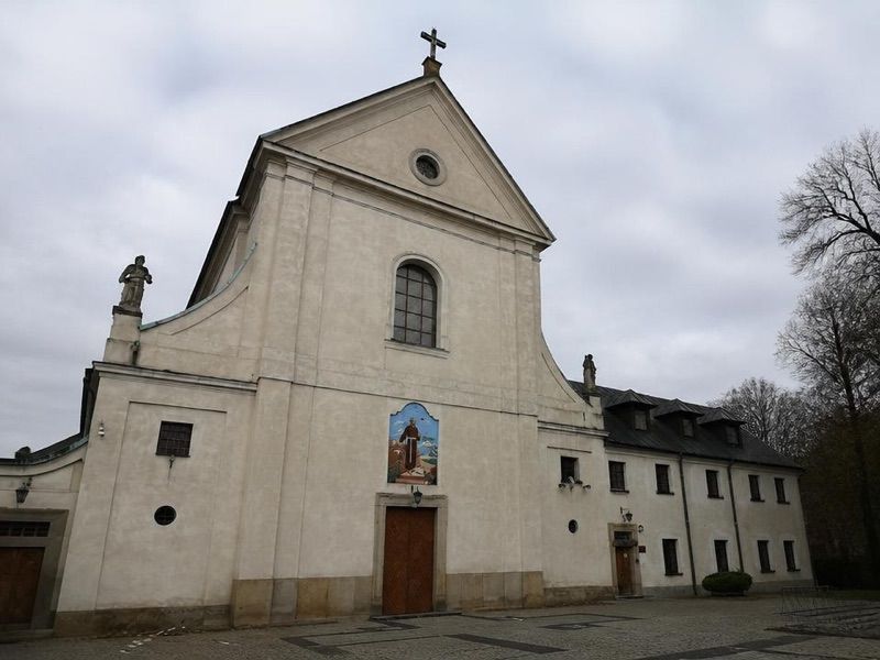 Kościół Rzymskokatolicki pw. Zwiastowania Pańskiego, atrakcja w pobliżu dworca Stalowa Wola Centrum