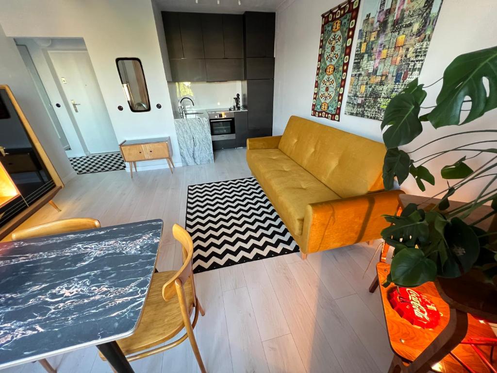 Apartament Rockabilly, жильё рядом с вокзалом Сталёва-Воля Центр