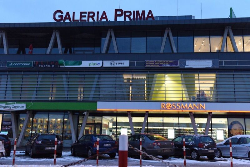 Galeria Prima, торговый центр рядом с вокзалом Сталёва-Воля Центр