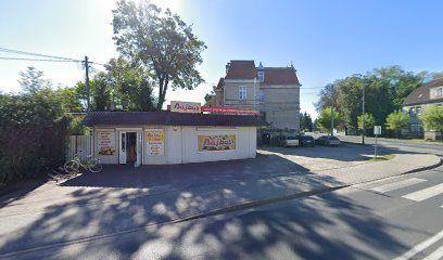 Bajbus. Sklep spożywczy. Mazur E., магазин рядом с вокзалом Szamotuły