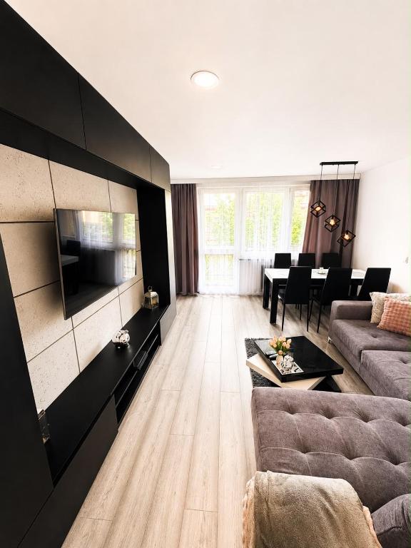 Exclusive Apartament Centrum 45m, жильё рядом с вокзалом Тарнув