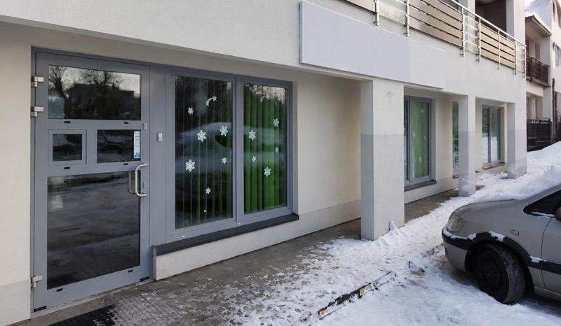 Apteka pod Ratuszem, sklep przy dworcu Tłuszcz
