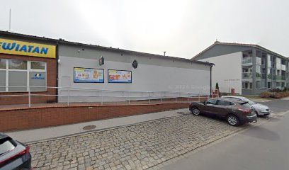 Lewiatan, магазин рядом с вокзалом Trzcianka