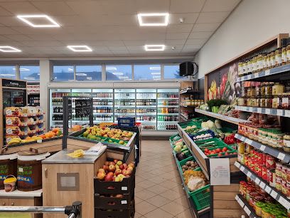 Gminna Spółdzielnia "S.Ch" sklep nr 5, магазин рядом с вокзалом Zdzieszowice