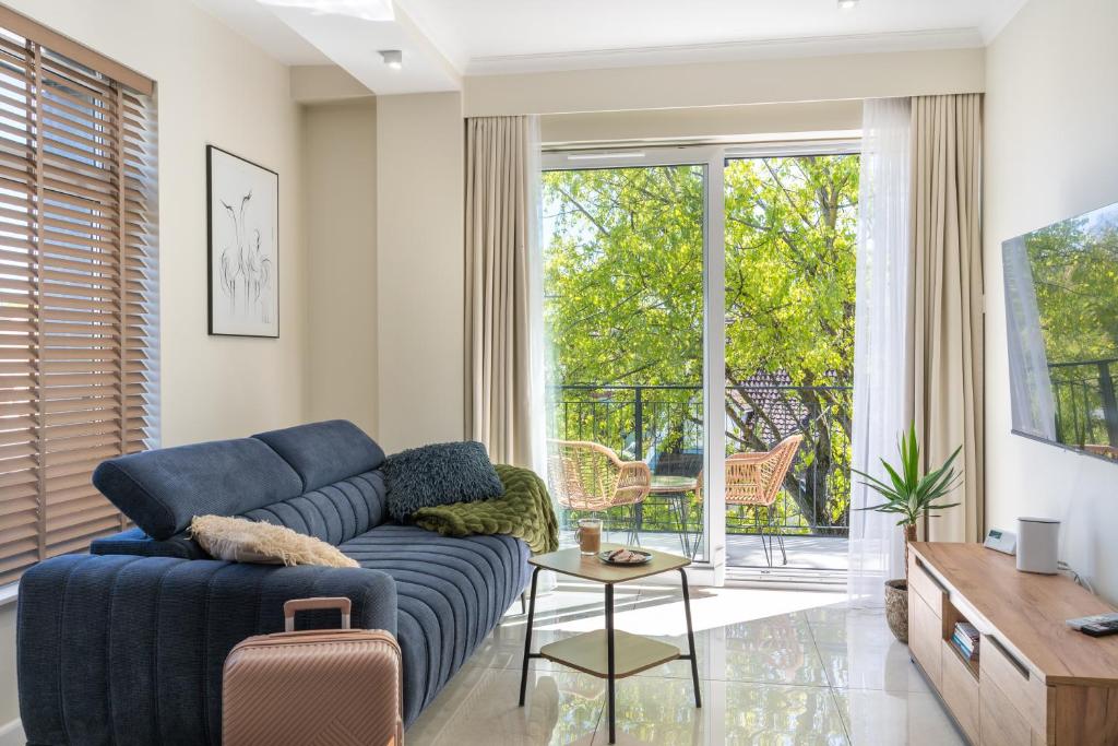 FLATMORE Kopernika 7 m17 - Old Town - AC - Large Balcony, жильё рядом с вокзалом Зелёна-Гура-Главна