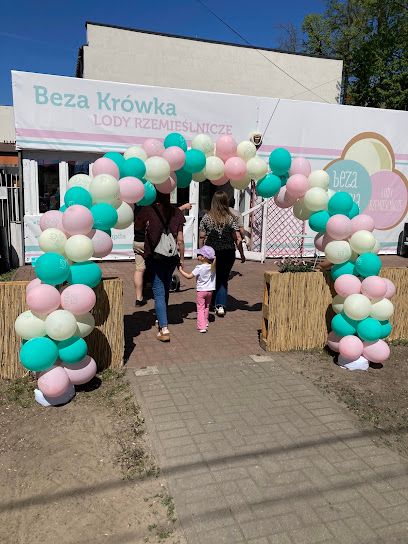 Beza Kawiarnia i Lody Rzemieślnicze, рядом с вокзалом Żyrardów
