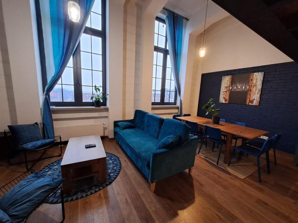 RedCity LOFT 430, жильё рядом с вокзалом Жирардув
